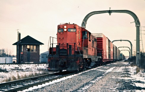 Northbound Detroit, Toledo and Ironton Railroad freight train at Penford Junction in Taylor, Michigan, on February 10, 1973. Photograph by John F. Bjorklund, © 2016, Center for Railroad Photography and Art. Bjorklund-50-04-07