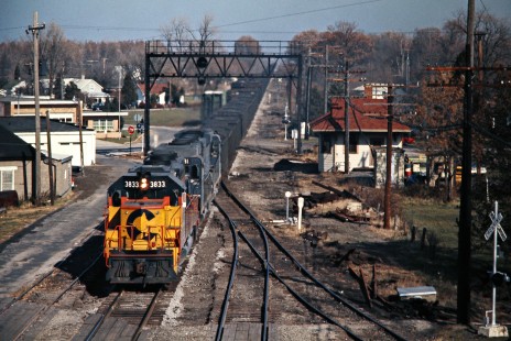 Southbound Baltimore and Ohio Railroad freight train in Tontogany, Ohio, on November 14, 1976. Photograph by John F. Bjorklund, © 2016, Center for Railroad Photography and Art. Bjorklund-92-25-21