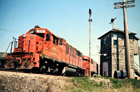 Southbound Detroit, Toledo and Ironton Railroad freight train at Malinta, Ohio, on May 9, 1976. Photograph by John F. Bjorklund, © 2016, Center for Railroad Photography and Art. Bjorklund-50-20-03