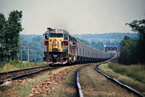 Westbound Erie Lackawanna Railway freight train crossing the Mohican River in Pavonia, Ohio, on June 9, 1973. Photograph by John F. Bjorklund, © 2016, Center for Railroad Photography and Art. Bjorklund-54-19-18