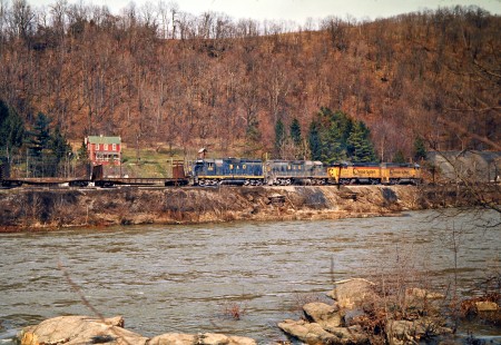 Eastbound Baltimore and Ohio Railroad freight train along the Youghiogheny River in Ohiopyle, Pennsylvania, on March 21, 1975. Photograph by John F. Bjorklund, © 2016, Center for Railroad Photography and Art. Bjorklund-92-14-14