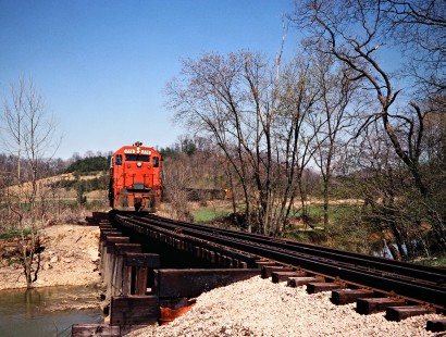 Southbound Detroit, Toledo and Ironton Railroad freight train in Lisman, Ohio, on April 20, 1979. Photograph by John F. Bjorklund, © 2016, Center for Railroad Photography and Art. Bjorklund-51-17-13