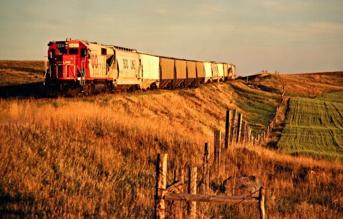 Northbound Soo Line Railroad freight train near Garrison, North Dakota, on July 7, 1980. Photograph by John F. Bjorklund, © 2016, Center for Railroad Photography and Art. Bjorklund-83-11-07