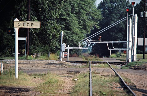 St. Louis-San Francisco Railway crossing at Missouri Pacific Railroad in Hope, Arkansas, on July 23, 1977. Photograph by John F. Bjorklund, © 2016, Center for Railroad Photography and Art. Bjorklund-61-25-08