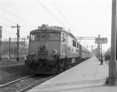 Polish State Railways electric locomotive EU07-469 leading a passenger train at Jelenia Góra, Lower Silesia, Republic of Poland, on April 12, 1992. Photograph by Victor Hand, Hand-PKP-254-36