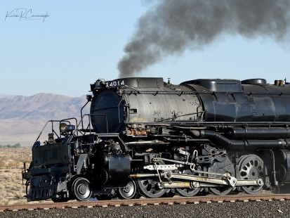 UP Big Boy 4014 on the move between Yermo and Daggett, California, on October 9, 2019. © Kevin Cavanaugh
