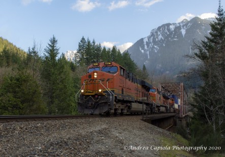 Westbound BNSF intermodal crossing over the Skykomish River in Index, Washington, on March 21, 2020. © Andrea Capiola