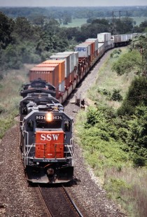 Southbound Southern Pacific Railroad stack train at Mexia, Texas in May of 1972. Photograph by J. Parker Lamb. Lamb-03-029-10.JPG; © 2016, Center for Railroad Photography and Art