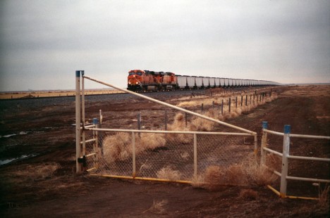 Southbound BNSF Railway coal train approaches Amarillo, Texas, in December of 2007. Photograph by J. Parker Lamb. Lamb-03-035-20.JPG; © 2016, Center for Railroad Photography and Art