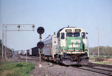 Burlington Northern and Santa Fe Railway locomotive no. 1522 leads westbound  train departing Beaumont Texas. en route to Houston in March of 1998. Photograph by J. Parker Lamb. Lamb-03-044-13.JPG; © 2016, Center for Railroad Photography and Art