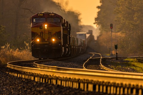 KCS 4784 leads the daily I-DAAT over the hogbacks of Rankin, MS on the KCS Meridian Subdivision. March 10, 2021