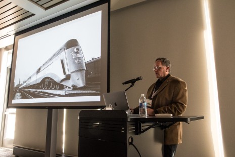 Mike Raia presents railroad photos of Chicagoland from various collections, including dad's and his own. EL photo.