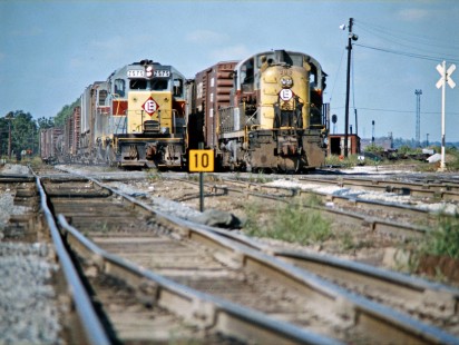 Eastbound Erie Lackawanna Railway freight trains in Marion, Ohio, on September 16, 1973. Photograph by John F. Bjorklund, © 2016, Center for Railroad Photography and Art. Bjorklund-54-20-03
