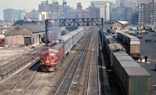 Rock Island commuter train leaving Chicago's LaSalle Street Station at Roosevelt Road in Chicago, Illinois, during April 1976. Photograph by John F. Bjorklund, © 2016, Center for Railroad Photography and Art. Bjorklund-82-01-06