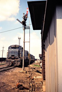 Northbound Chesapeake and Ohio Railway at Walbridge, Ohio, on May 13, 1979. Photograph by John F. Bjorklund, © 2015, Center for Railroad Photography and Art. Bjorklund-34-18-05