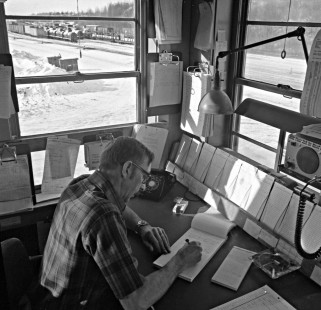 Robert W. Davison working at the Alaska Railroad's Anchorage Yard in Anchorage, Alaska, c. 1973. Photograph by Leo King, © 2015, Center for Railroad Photography and Art. King-03-060-003