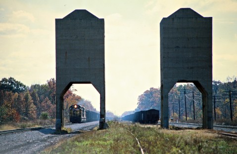 Northbound Chesapeake and Ohio Railway freight train passing the coaling towers in Carey, Ohio, on October 29, 1978. Photograph by John F. Bjorklund, © 2015, Center for Railroad Photography and Art. Bjorklund-34-17-14