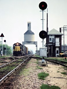 Westbound Chicago and North Western Railway freight train at Clyman Junction, Wisconsin, on May 12, 1982. Photograph by John F. Bjorklund, © 2015, Center for Railroad Photography and Art. Bjorklund-28-16-08