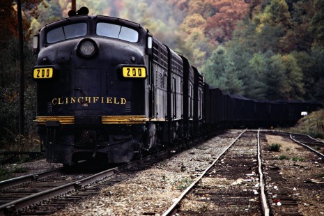 Southbound Clinchfield Railroad coal train with set of four F-unit helper locomotives at Altapass, North Carolina, on October 17, 1980. Photograph by John F. Bjorklund, © 2015, Center for Railroad Photography and Art. Bjorklund-41-24-13