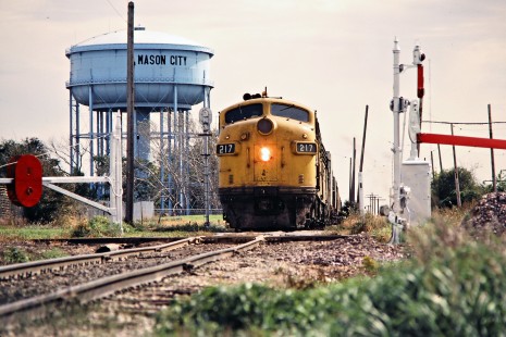 Northbound Chicago and North Western Railway freight train in Mason City, Iowa, on October 5, 1979. Photograph by John F. Bjorklund, © 2015, Center for Railroad Photography and Art. Bjorklund-28-12-11