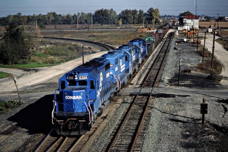 Southbound Conrail freight train at Ridgeway, Ohio, on October 18, 1986. Photograph by John F. Bjorklund, © 2015, Center for Railroad Photography and Art. Bjorklund-30-08-05