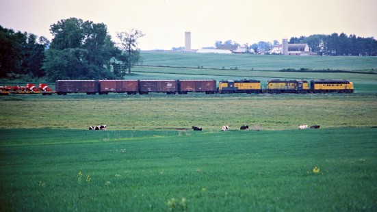 Southbound Chicago and North Western Railway freight train in Dunkerton, Iowa, on May 29, 1977. Photograph by John F. Bjorklund, © 2015, Center for Railroad Photography and Art. Bjorklund-25-17-14.