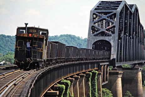 Northbound Chesapeake and Ohio Railway freight train crossing Sciotoville Bridge near Limeville, Kentucky, on May 16, 1981. Photograph by John F. Bjorklund, © 2015, Center for Railroad Photography and Art. Bjorklund-34-28-16
