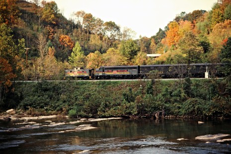 Southbound Clinchfield Railroad freight train at Green Mountain, North Carolina, on October 16, 1980. Photograph by John F. Bjorklund, © 2015, Center for Railroad Photography and Art. Bjorklund-41-22-20
