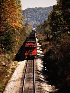 Northbound Clinchfield Railroad freight train near Dungannon, Virginia, on October 14, 1980. Photograph by John F. Bjorklund, © 2015, Center for Railroad Photography and Art. Bjorklund-41-16-03