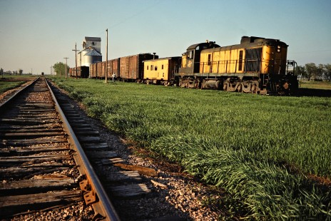 Southbound Chicago and North Western Railway freight train in Northville, South Dakota, on May 17, 1978. Photograph by John F. Bjorklund, © 2015, Center for Railroad Photography and Art. Bjorklund-26-04-13