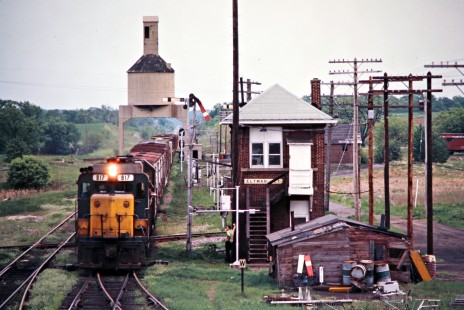 Westbound Chicago and North Western Railway freight train at Clyman Junction, Wisconsin, on May 25, 1975. Photograph by John F. Bjorklund, © 2015, Center for Railroad Photography and Art. Bjorklund-28-16-11
