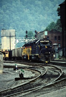 Westbound Chesapeake and Ohio Railway freight train in Thurmond, West Virginia, on September 30, 1982. Photograph by John F. Bjorklund, © 2015, Center for Railroad Photography and Art. Bjorklund-35-12-04
