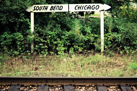 South Shore Line sign at Trement, Indiana, on September 7, 1981. Photograph by John F. Bjorklund, © 2015, Center for Railroad Photography and Art. Bjorklund-42-15-13
