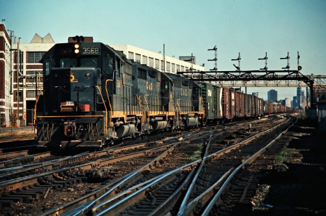 Westbound Chesapeake and Ohio Railway freight train in Detroit, Michigan, on October 14, 1973. Photograph by John F. Bjorklund, © 2015, Center for Railroad Photography and Art. Bjorklund-33-12-11