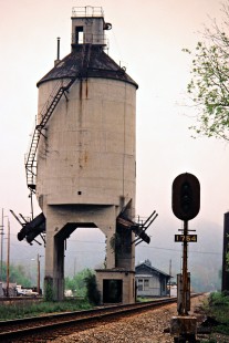 CSX Transportation main line and former Chesapeake and Ohio Railway coaling tower in Balcony Falls, Virginia, on April 23, 1998. Photograph by John F. Bjorklund, © 2015, Center for Railroad Photography and Art. Bjorklund-45-14-19