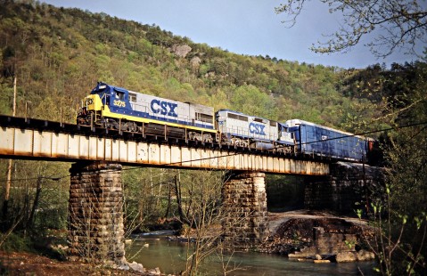 Northbound CSX Transportation freight train near Duff, Tennessee, on April 19, 1991. Photograph by John F. Bjorklund, © 2015, Center for Railroad Photography and Art. Bjorklund-44-22-05