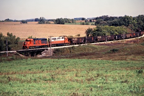 Illinois Central Gulf Railroad freight train in Tara, Iowa, on September 21, 1980. Photograph by John F. Bjorklund, © 2016, Center for Railroad Photography and Art. Bjorklund-60-15-08