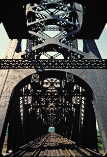Chesapeake and Ohio Railway Sciotoville Bridge near Limeville, Kentucky, on May 16, 1981. Photograph by John F. Bjorklund, © 2015, Center for Railroad Photography and Art. Bjorklund-34-28-06