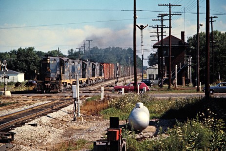Southbound Chesapeake and Ohio Railway freight train in Carleton, Michigan, on August 1, 1976. Photograph by John F. Bjorklund, © 2015, Center for Railroad Photography and Art. Bjorklund-33-22-14