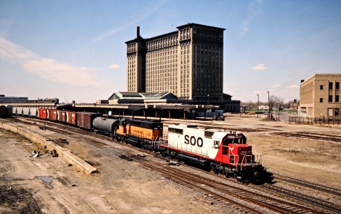 Eastbound Soo Line freight train on Chesapeake & Ohio track at Michigan Central Station in Detroit, Michigan, on April 13, 1986. Photograph by John F. Bjorklund, © 2015, Center for Railroad Photography and Art. Bjorklund-35-21-03