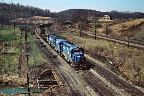 Eastbound Conrail freight train in Scio, Ohio, on April 7, 1979. Photograph by John F. Bjorklund, © 2016, Center for Railroad Photography and Art. Bjorklund-81-11-23