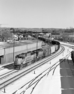 Union Pacific Railroad freight train at Omaha, Nebraska, on January 27, 1991. Photograph by Robert A. Hadley, © 2017, Center for Railroad Photography and Art. Hadley-02-151-01