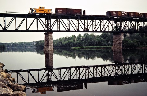 Eastbound Canadian Pacific Railway freight train crossing Grand River at Galt, Ontario, on May 24, 1980. Photograph by John F. Bjorklund, © 2015, Center for Railroad Photography and Art. Bjorklund-37-11-11