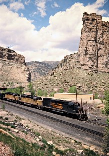 Eastbound Denver and Rio Grande Western Railroad empty coal train at Castle Gate, Utah, on May 11, 1986. Photograph by John F. Bjorklund, © 2015, Center for Railroad Photography and Art. Bjorklund-48-15-16