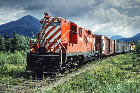 Northbound Canadian Pacific Railway local freight train led by GP9 no. 8820 at Nakusp, British Columbia, on July 14, 1983. Photograph by John F. Bjorklund, © 2015, Center for Railroad Photography and Art. Bjorklund-38-09-05