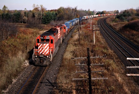Westbound Canadian Pacific Railway freight train at Lobo, Ontario, on October 23, 1993. Photograph by John F. Bjorklund, © 2015, Center for Railroad Photography and Art. Bjorklund-39-14-01
