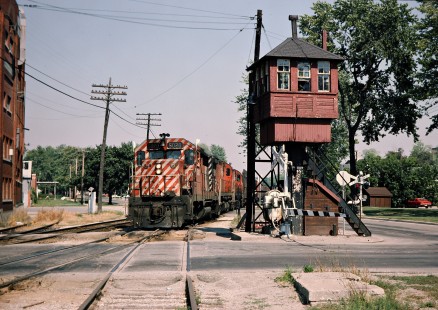 Westbound Canadian Pacific Railway freight train at London, Ontario, on August 9, 1975. Photograph by John F. Bjorklund, © 2015, Center for Railroad Photography and Art. Bjorklund-37-01-17