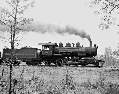 Southbound Bonhomie and Hattiesburg Southern Railroad no. 300 at speed in March 1959. Photograph by J. Parker Lamb, © 2016, Center for Railroad Photography and Art. Lamb-02-032-04