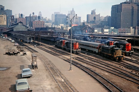 Grand Trunk Western Railroad at Dearborn Station from Roosevelt Road in Chicago, Illinois, in April 1967. Photograph by John F. Bjorklund, © 2016, Center for Railroad Photography and Art. Bjorklund-58-01-04