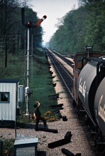 Eastbound Canadian Pacific Railway freight train and operator at Longwood, Ontario, on May 17, 1975. Photograph by John F. Bjorklund, © 2015, Center for Railroad Photography and Art. Bjorklund-36-27-07